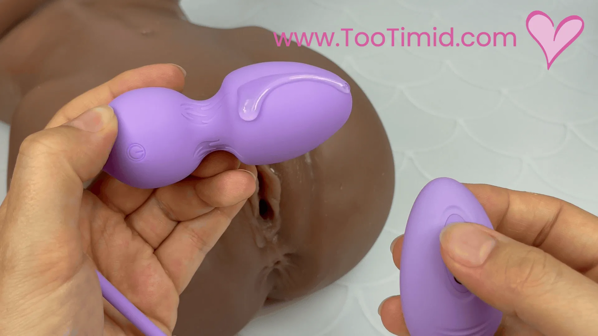 The Menina - Bouncing and Rolling Silicone Vibrating Kegel Exerciser with Remote